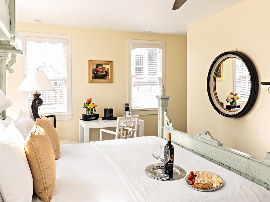 Brass Key Guesthouse Adults Only Provincetown Room photo